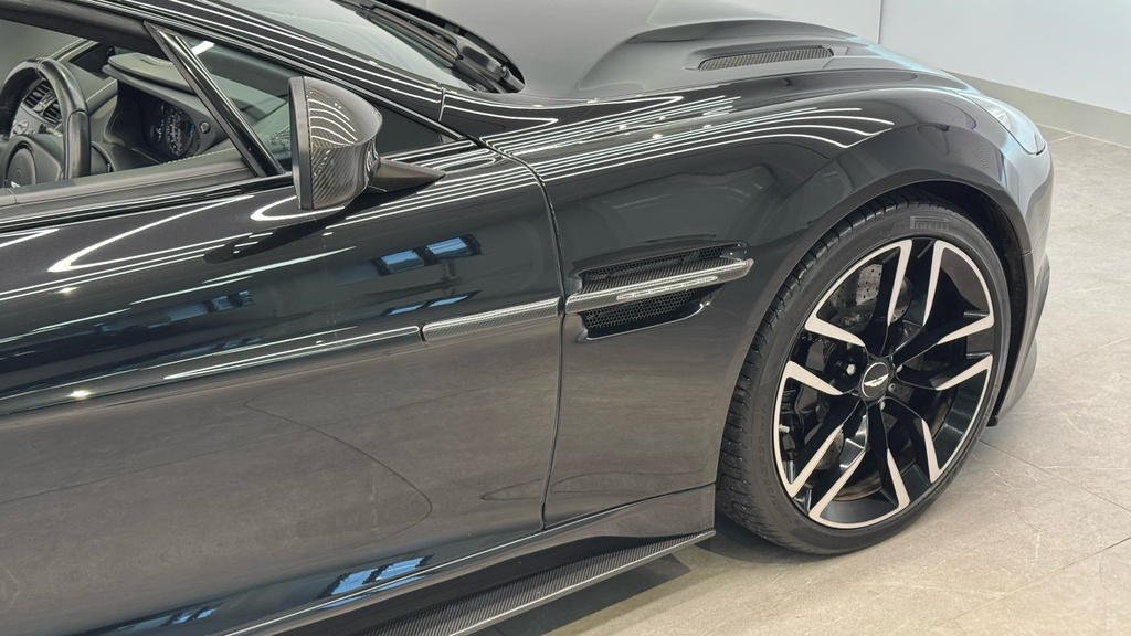 Aston Martin Vanquish Coupe Silver #9