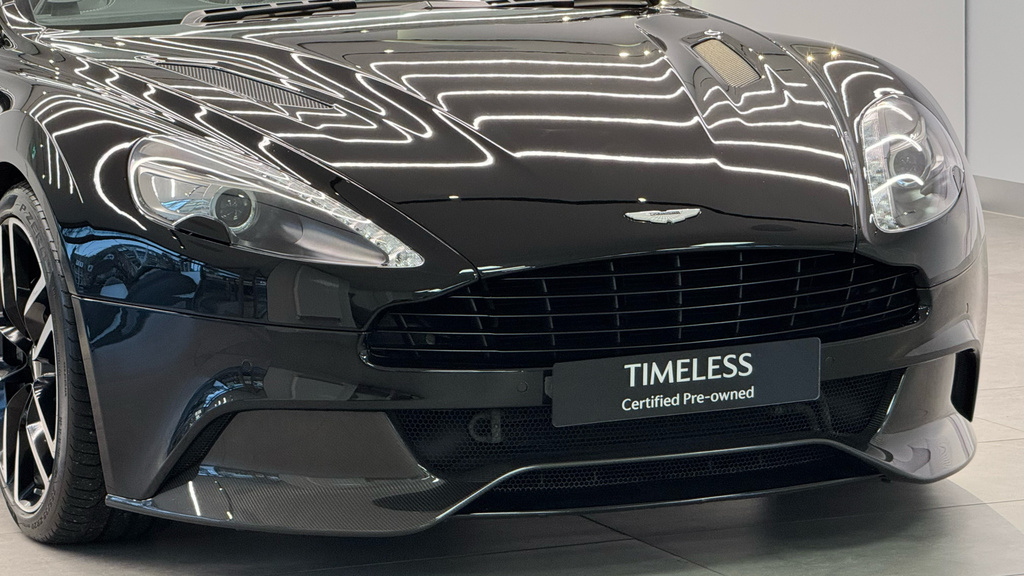 Aston Martin Vanquish Coupe Silver #19