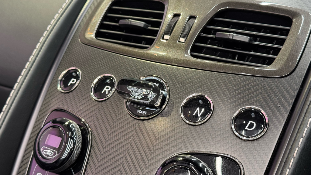 Aston Martin Vanquish Coupe Silver #18