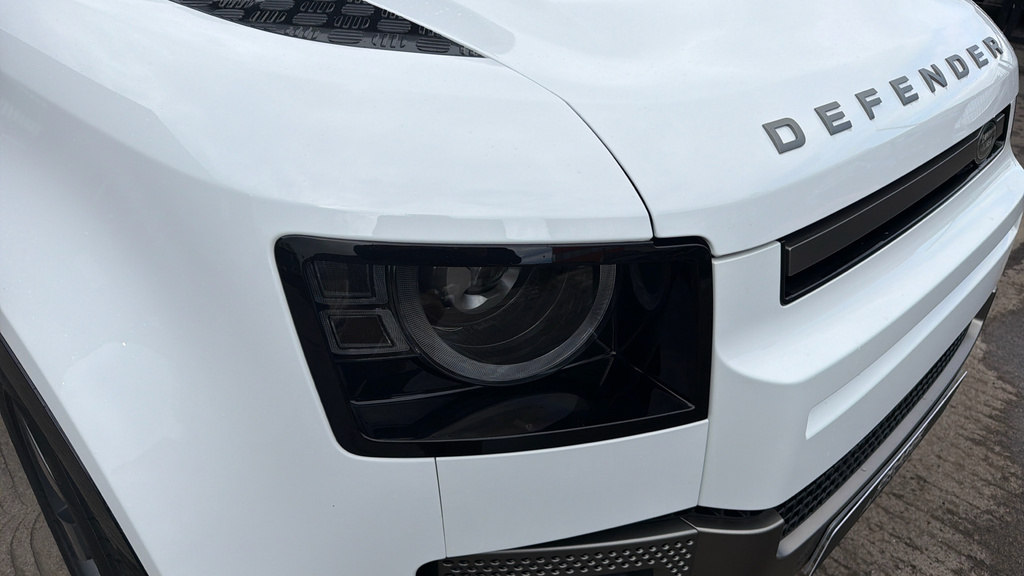 Land Rover Defender 110 D250 X-dynamic Hse 110 GL24CDV White #6