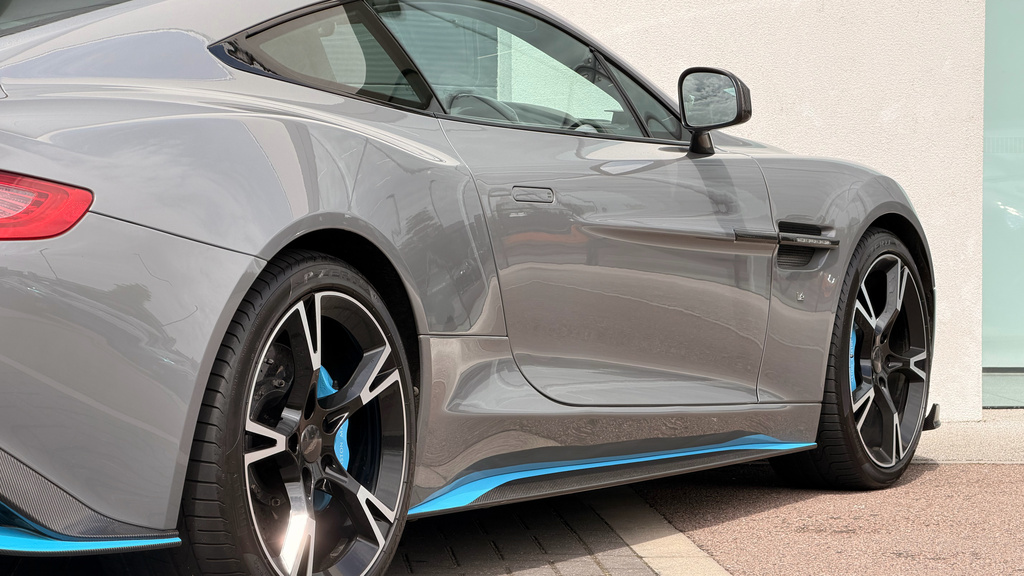 Aston Martin Vanquish S Blue #38