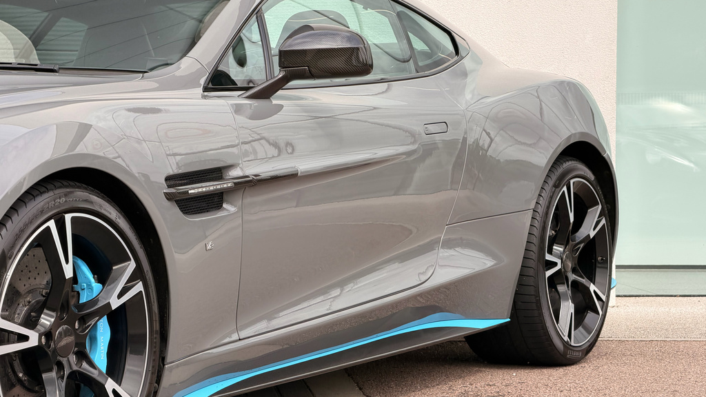 Aston Martin Vanquish S Blue #28