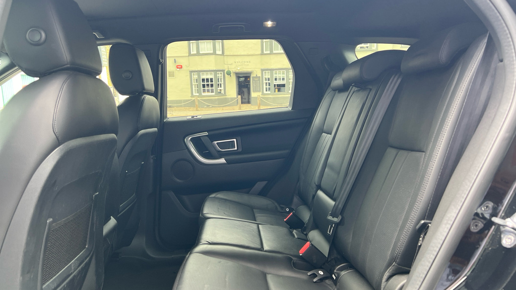 Land Rover Discovery Sport Landmark Black #4