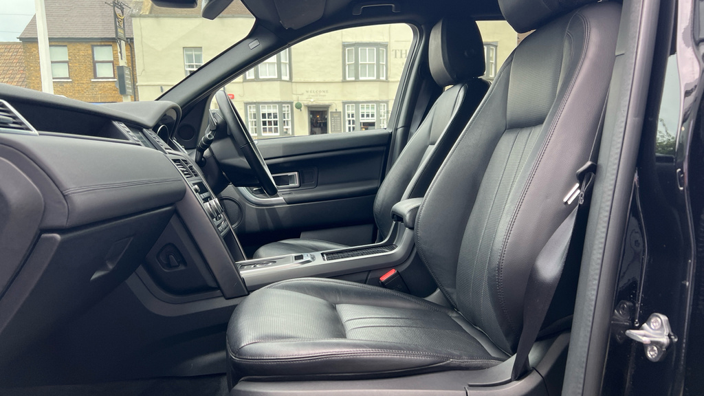 Land Rover Discovery Sport Landmark Black #3