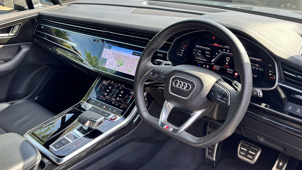 Audi Q7 Estate HJ23MFU Grey #3