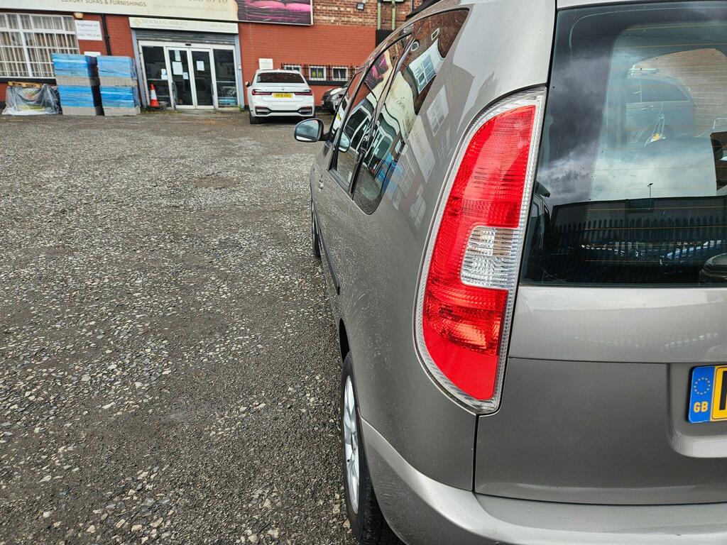Skoda Roomster 1.6 2 Beige #5