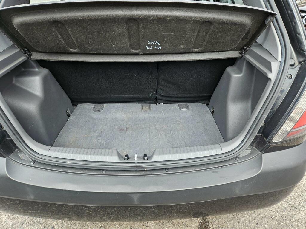 Kia RIO 1.4 5dr Black #5
