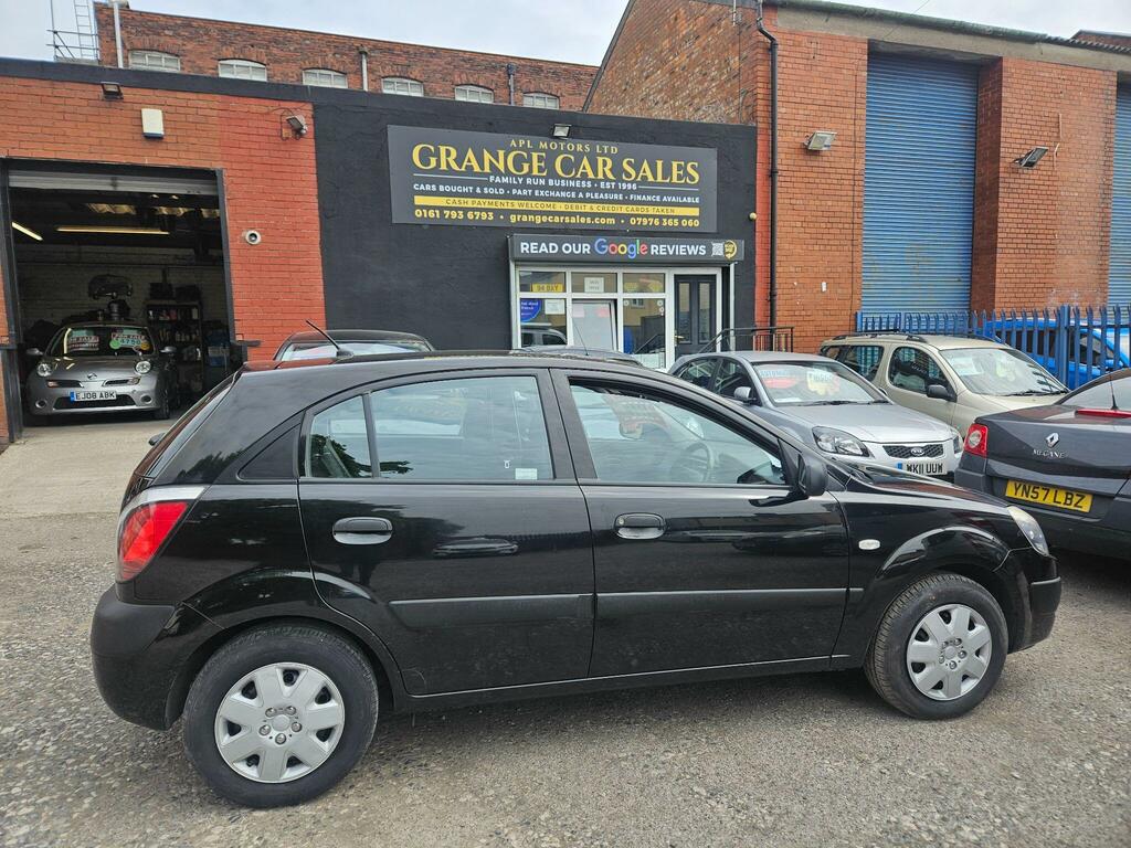 Kia RIO 1.4 5dr Black