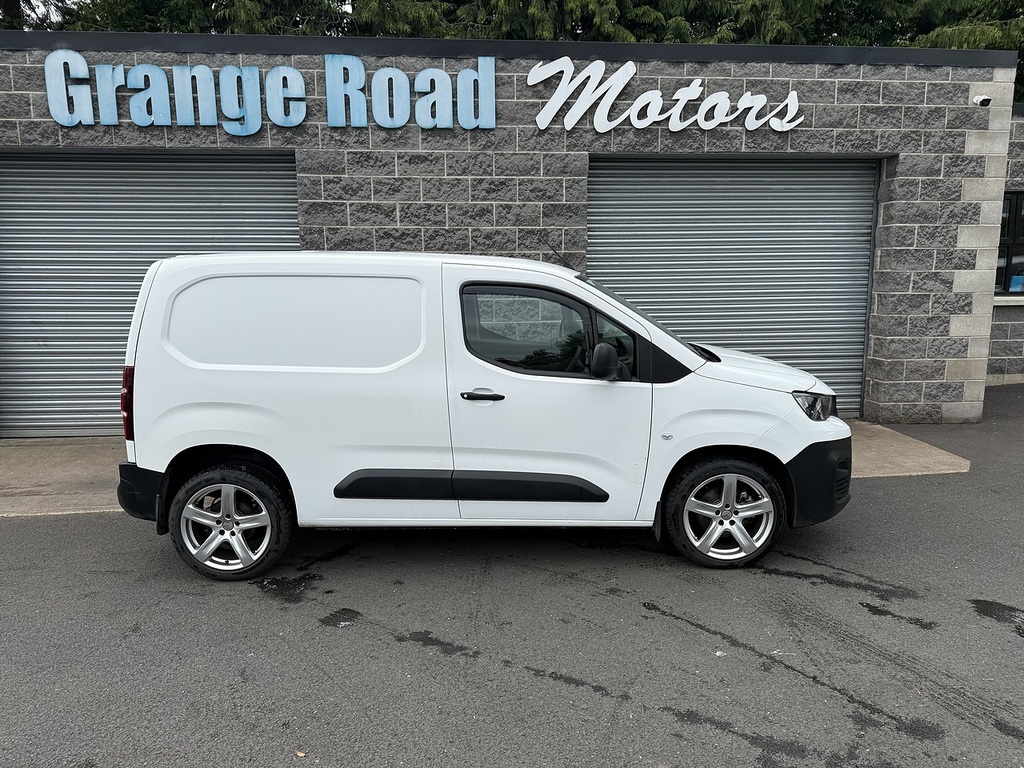 Peugeot Partner Bluehdi 1000 Professional U1919 Ulez NU70ULK White #3