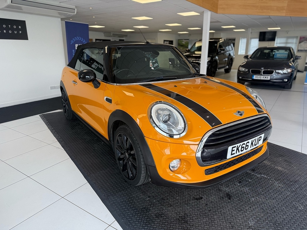 Mini Convertible 1.5 Cooper Convertible Euro 6 S Orange