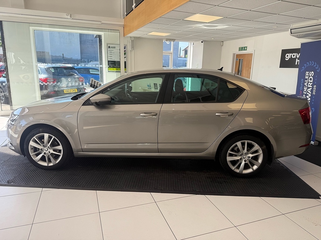 Skoda Octavia 1.4 Tsi Se L Hatchback Euro 6 S Beige #4