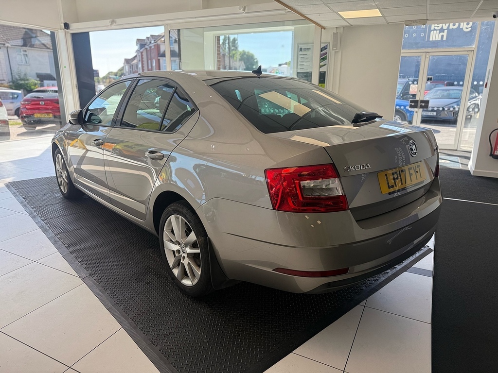 Skoda Octavia 1.4 Tsi Se L Hatchback Euro 6 S Beige #5