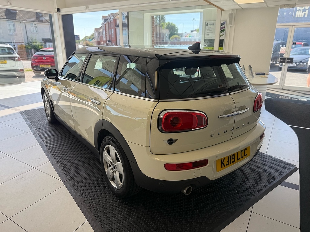 Mini Clubman 1.5 Cooper Classic Estate 6Dr Euro 6 KJ19LCC White #5
