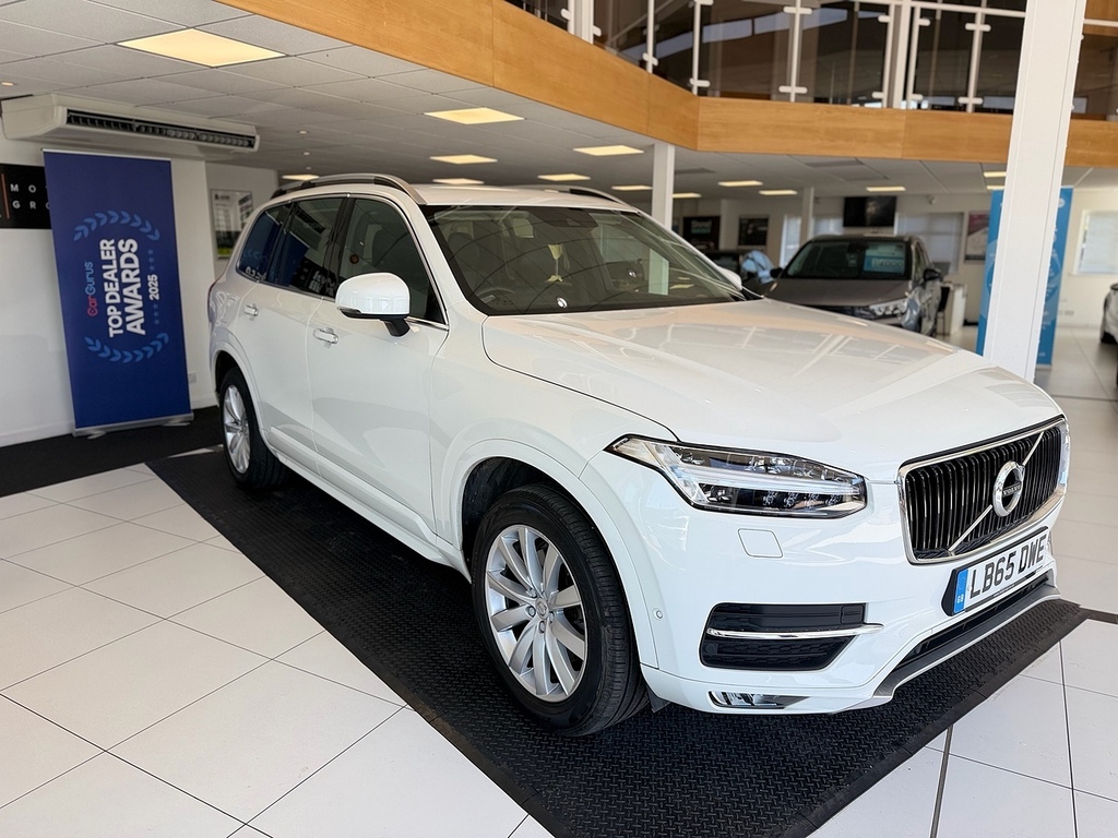 Volvo XC90 D5 Momentum U2509 Ulez White