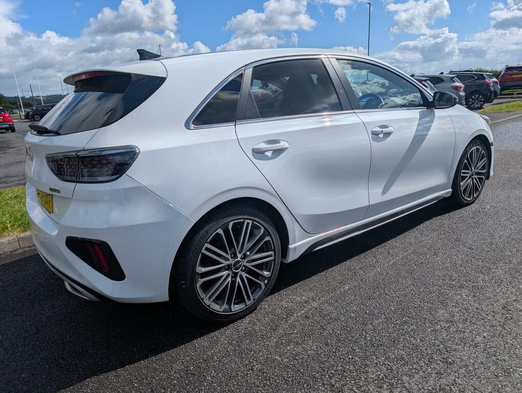 Kia Ceed 1.5 T-gdi Gt-line S Hatchback Dct Euro CK74UYF White #3