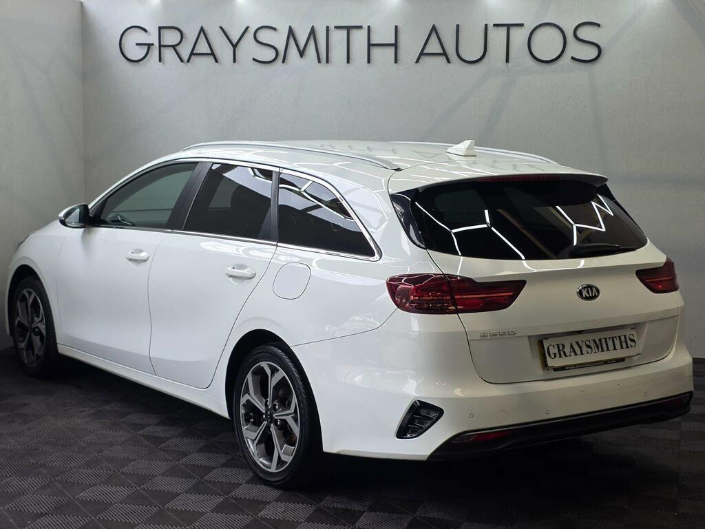 Kia Ceed 1.6 Crdi 3 Sportswagon Euro 6 Ss  White #2