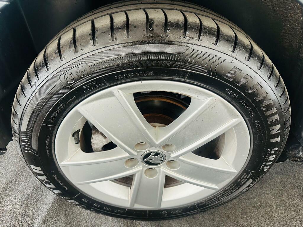 Skoda Rapid Sport Tsi Blue #27