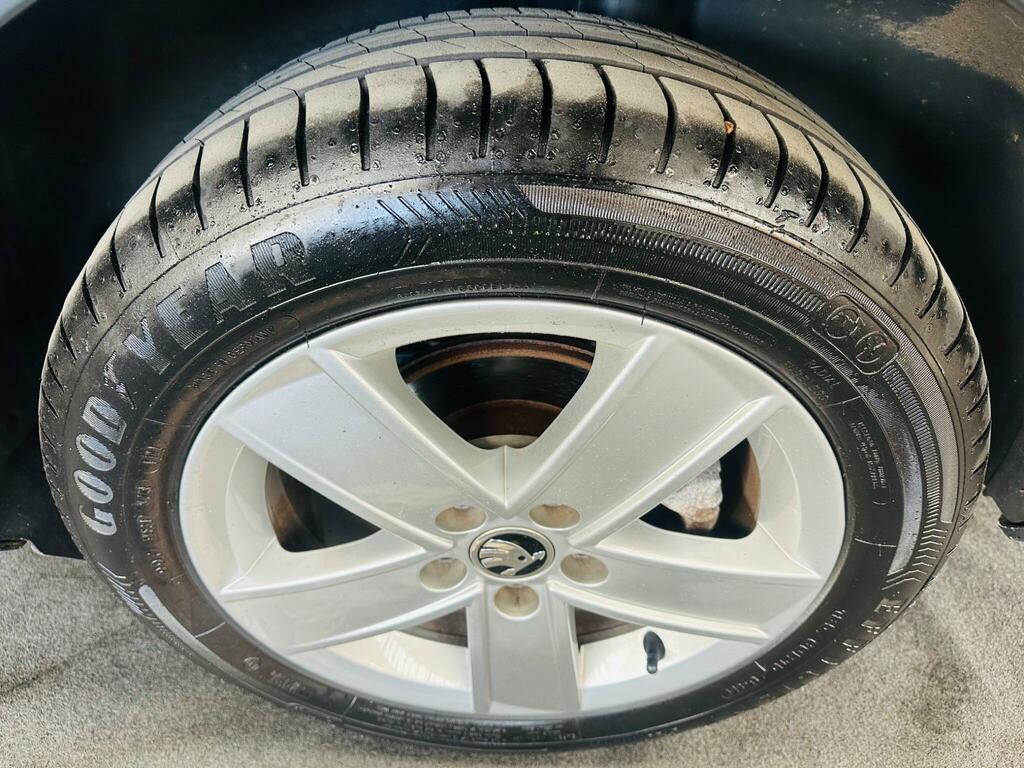 Skoda Rapid Sport Tsi Blue #24