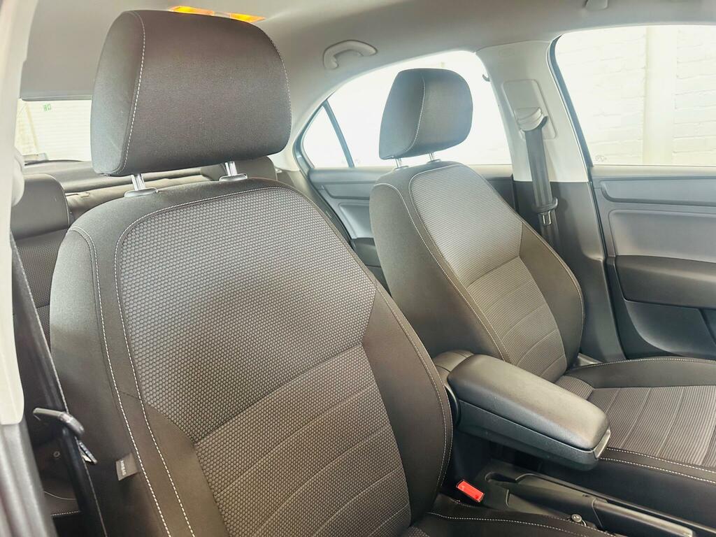 Skoda Rapid Sport Tsi Blue #16