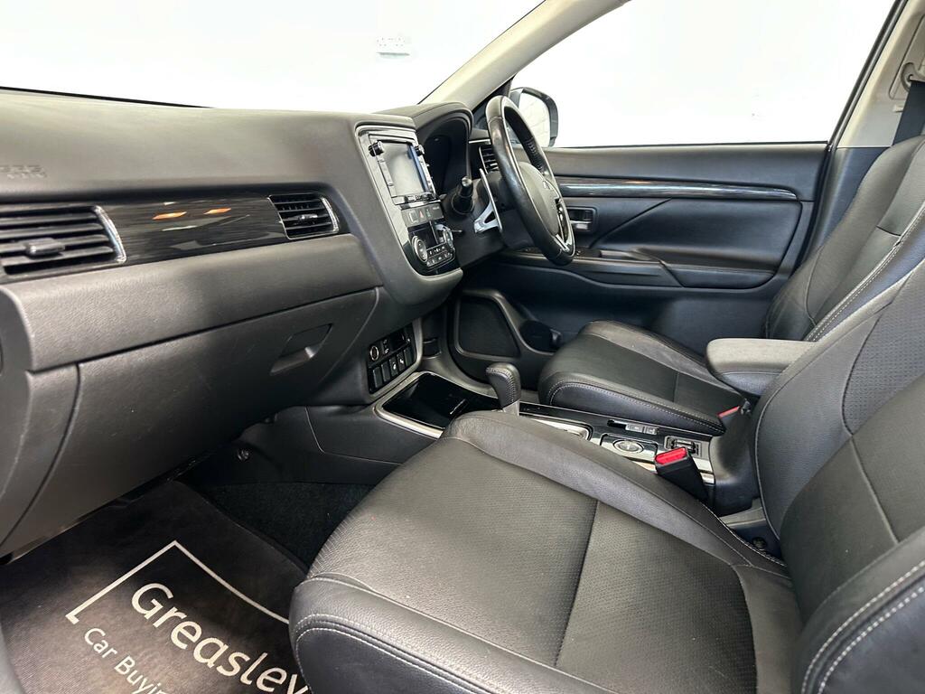 Mitsubishi Outlander 2.2 Di-d 4 4Wd Euro 6 Brown