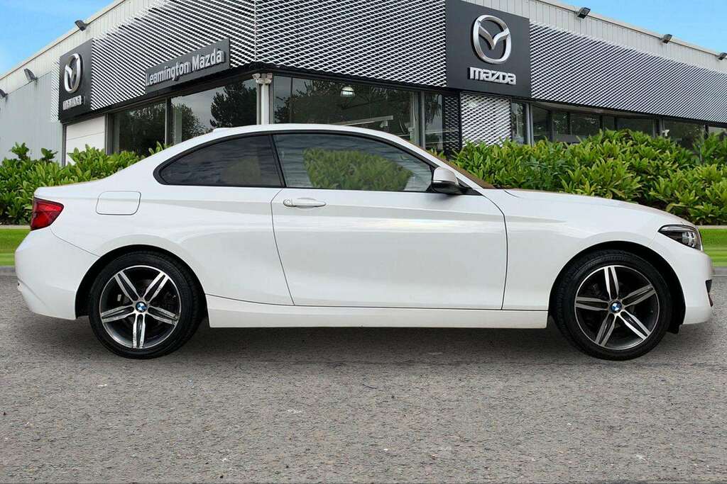 BMW 2 Series Sport SW18KBK White #4