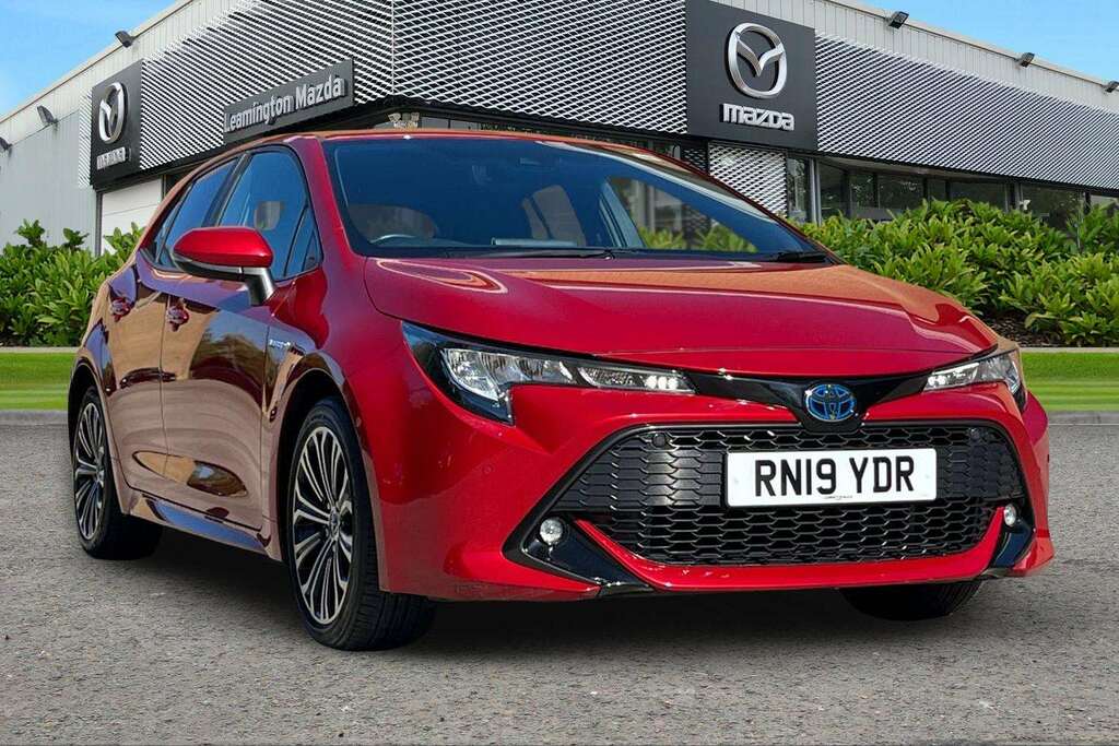 Toyota Corolla Design Vvt-i Hev Red