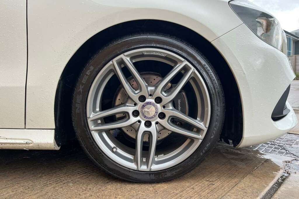 Mercedes-Benz A Class 160 Amg Line KW66LMU White #5
