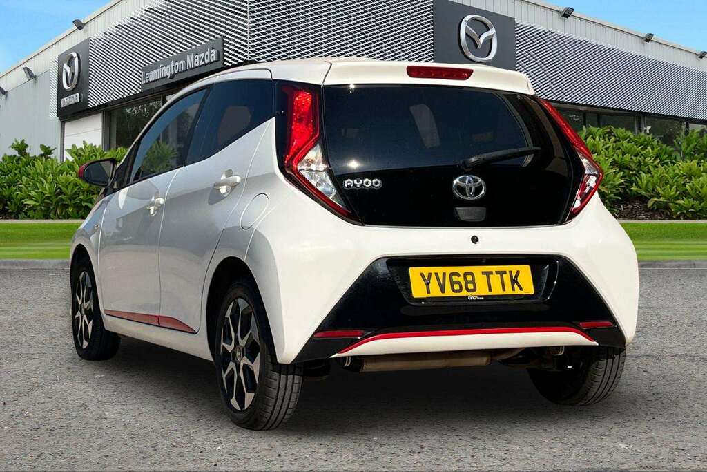 Toyota Aygo X X-trend Vvt-i YV68TTK White #2
