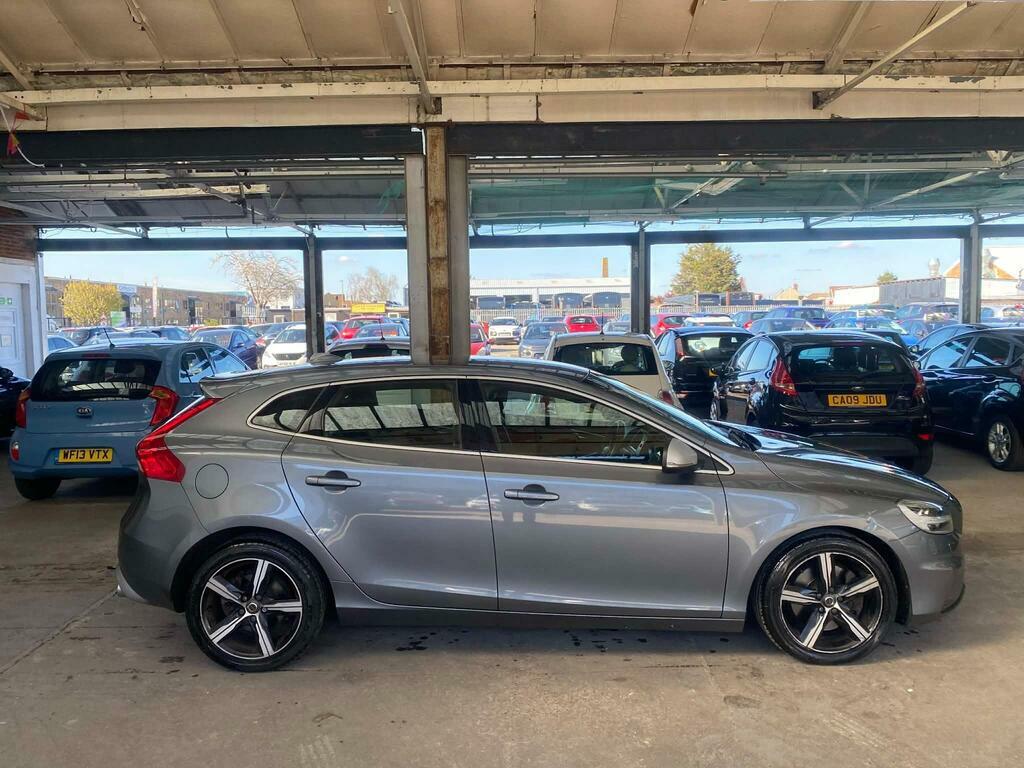 Volvo V40 2.0 D4 R-design Euro 6 S S DK18HFA Grey #3