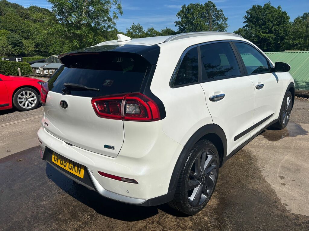 Kia Niro 1.6H Gdi First Edition Suv Hybrid Dct E GP66GKN White #5