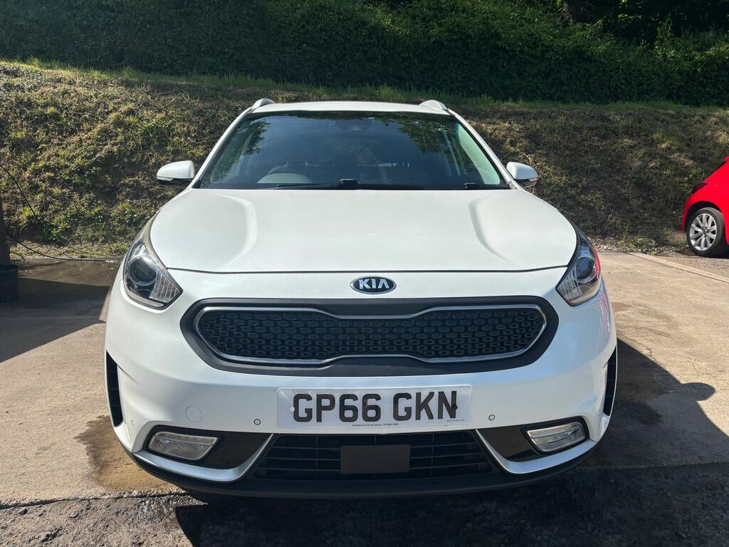 Kia Niro 1.6H Gdi First Edition Suv Hybrid Dct E GP66GKN White #2
