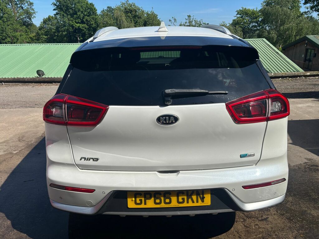 Kia Niro 1.6H Gdi First Edition Suv Hybrid Dct E GP66GKN White #6