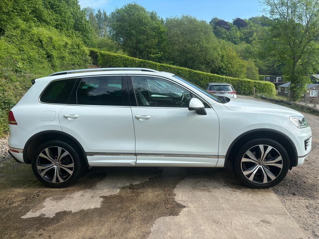Volkswagen Touareg 3.0 Tdi V6 Bluemotion Tech R-line Suv T MV65TMX White #4