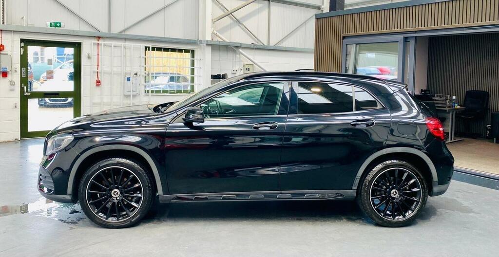 Mercedes-Benz GLA Class Suv 1.6 Gla200 Amg Line Premium 7G-dct Euro 6 S Black