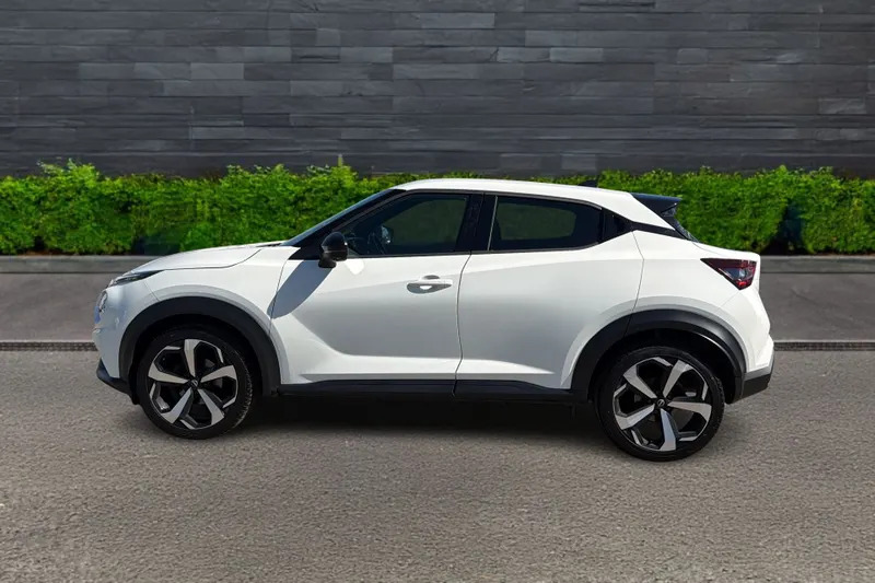Nissan Juke Hatchback 1.0 Dig-t 114 Tekna DN73OSW White #4