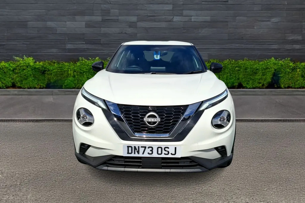 Nissan Juke 1.0 Dig-t 114 Tekna DN73OSJ White #2
