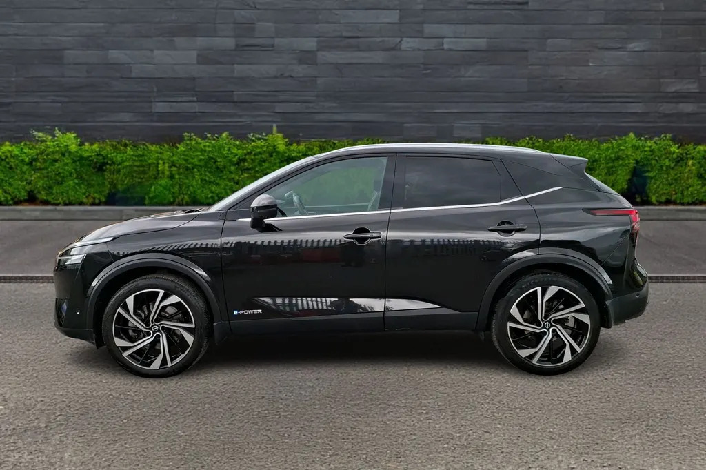 Nissan Qashqai Hatchback 1.5 E-power Tekna 5 Black #4