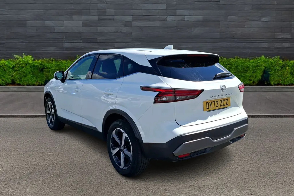 Nissan Qashqai Hb1.3 Dig-t Mh 158 N-connecta DY73ZCZ White #5