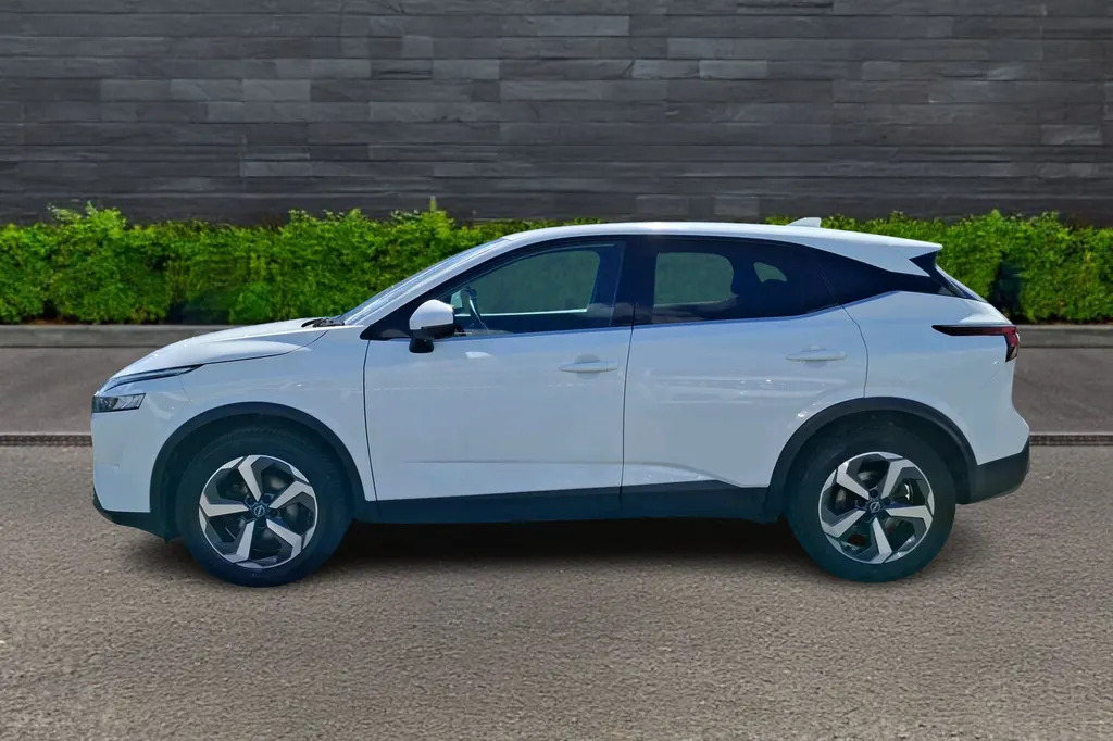 Nissan Qashqai Hb1.3 Dig-t Mh 158 N-connecta DY73ZCZ White #4