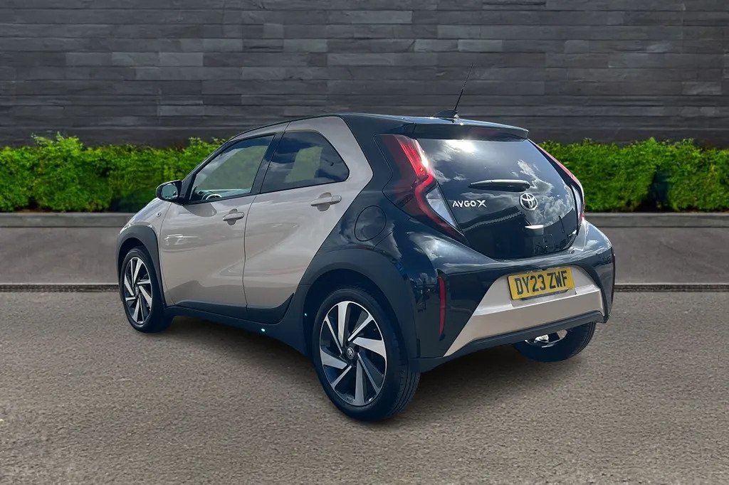 Toyota Aygo X X 1.0 Vvt-i Edge DY23ZWF Beige #5