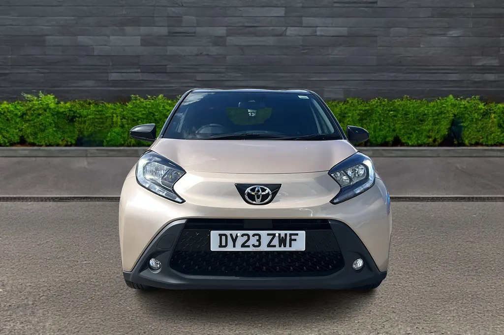 Toyota Aygo X X 1.0 Vvt-i Edge DY23ZWF Beige #2