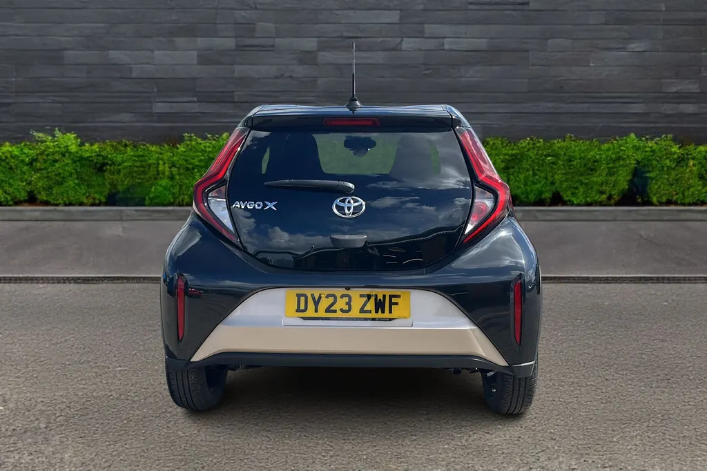 Toyota Aygo X X 1.0 Vvt-i Edge DY23ZWF Beige #6