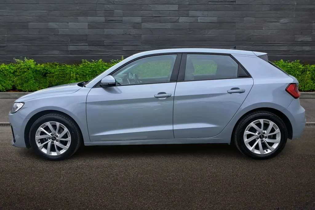 Audi A1 Sportback 25 Tfsi Sport MP73XKG Grey #3