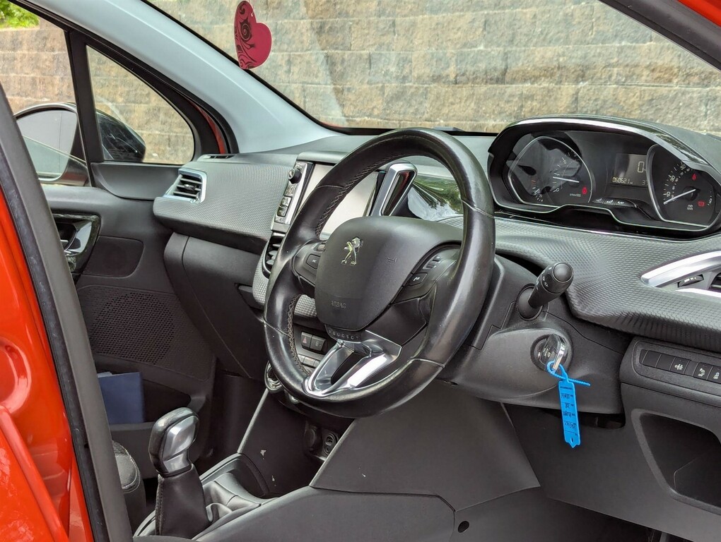 Peugeot 208 1.2 Puretech Allure Euro 6 SH65GCY  #5