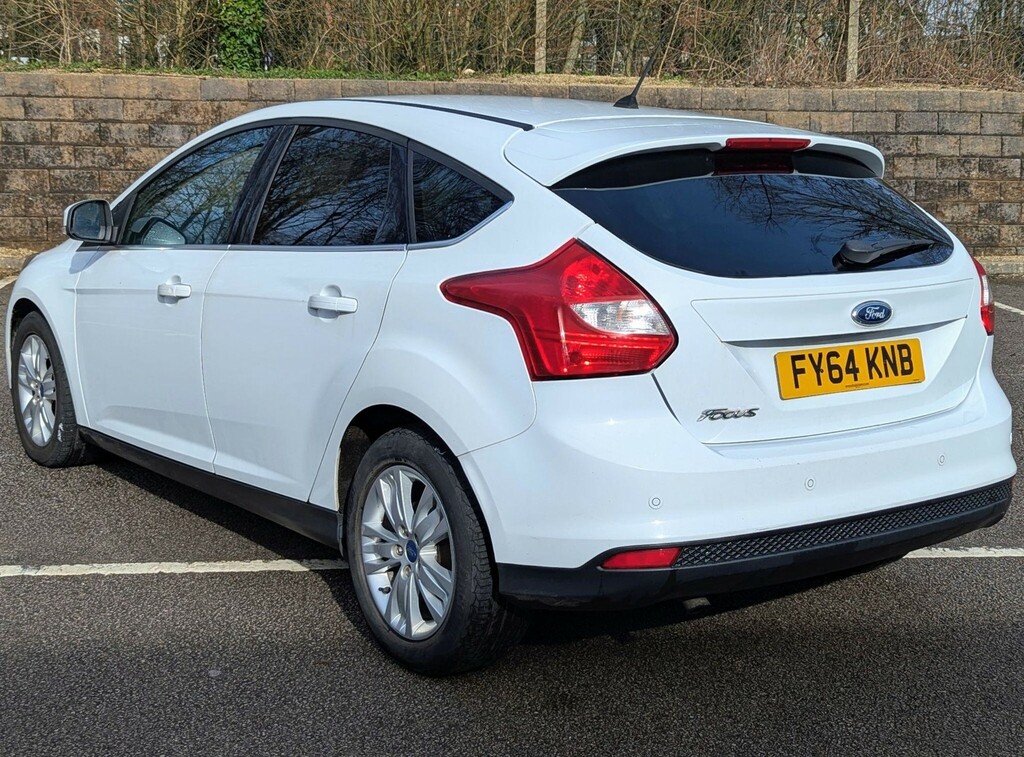 Ford Focus 1.6 Tdci Titanium Navigator Euro 5 Ss FY64KNB #2