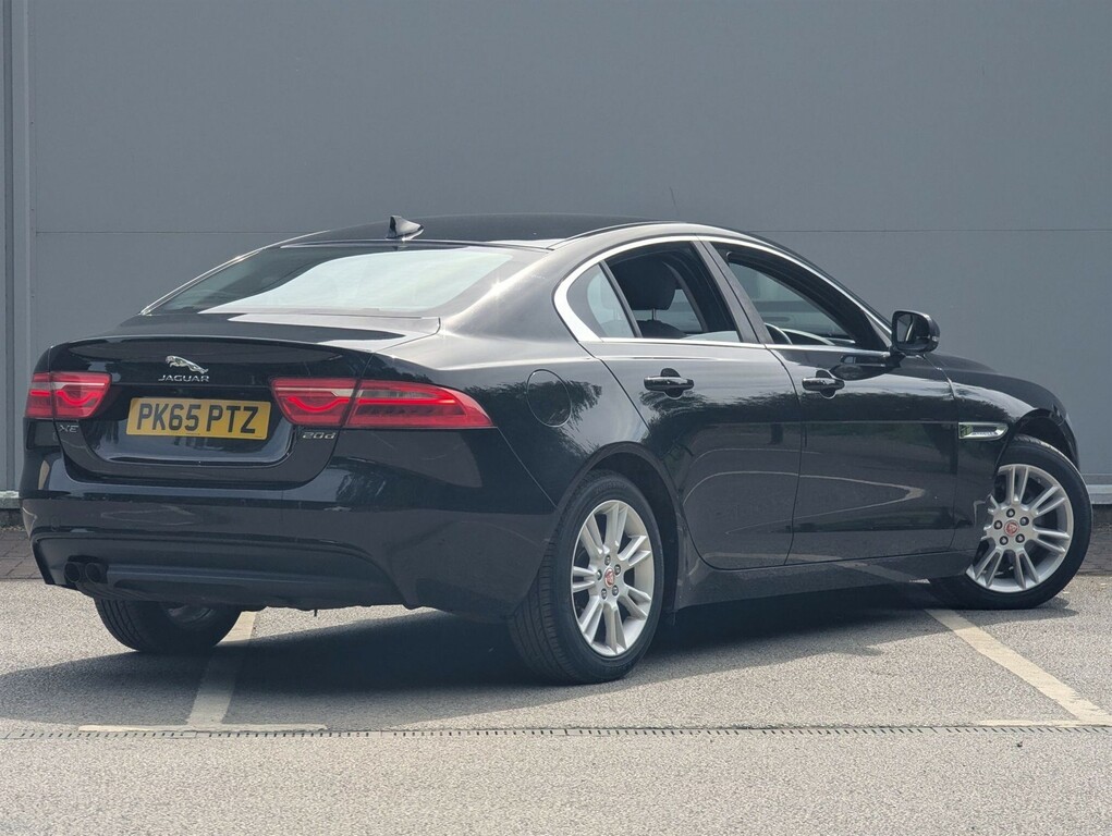 Jaguar XE 2.0D Prestige Euro 6 Ss Black #3