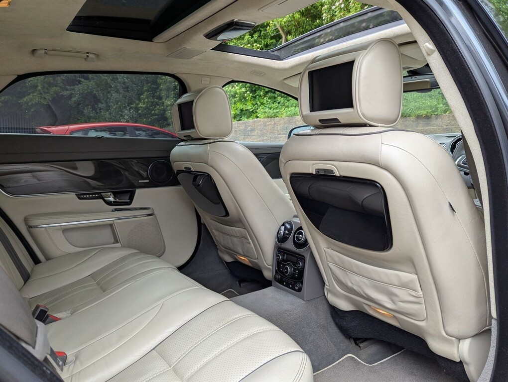 Jaguar XJ 3.0 D V6 Premium Luxury Swb 275 Bhp Gold #8