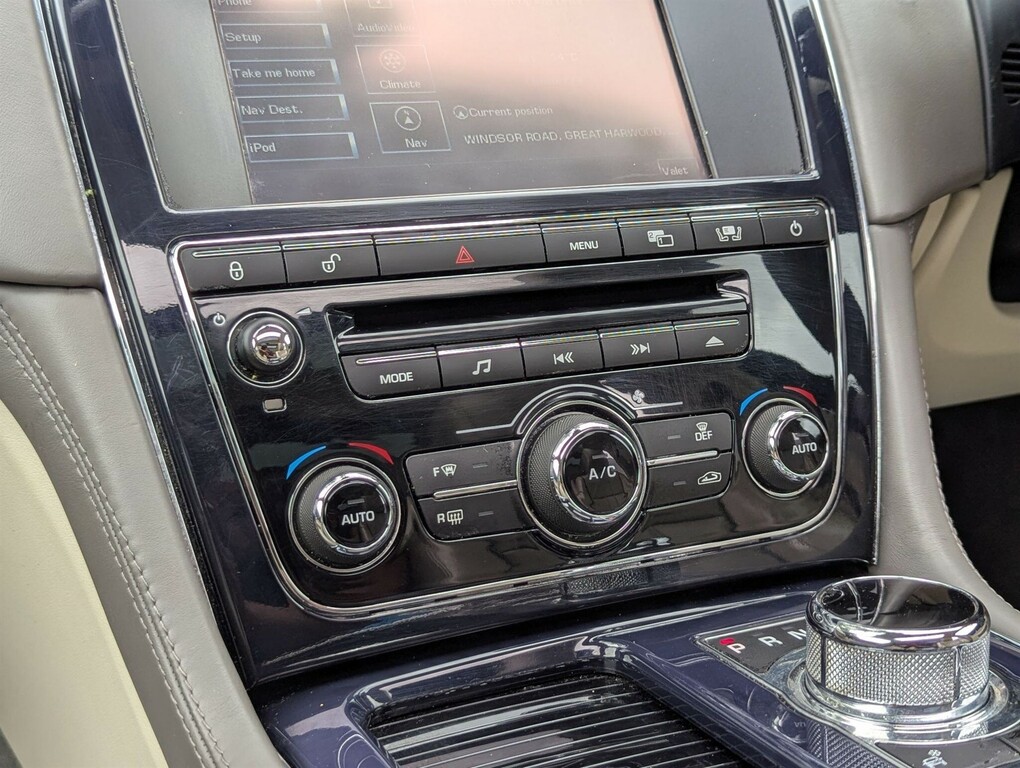 Jaguar XJ 3.0 D V6 Premium Luxury Swb 275 Bhp Gold #14