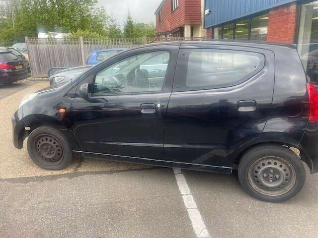 Nissan Pixo 1.0 N-tec Hatchback 122 Gkm Red #3