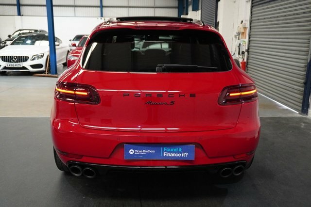 Porsche Macan Td V6 S Suv SV67HXU Red #5